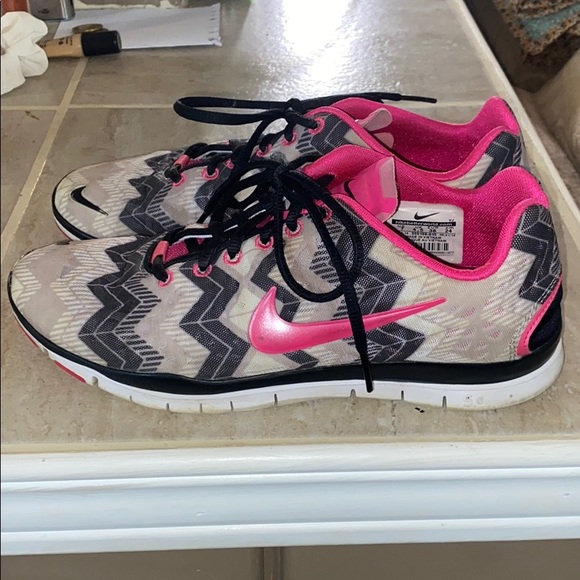 NIKE FREE Aztec Running Shoes - Picture 3 of 5